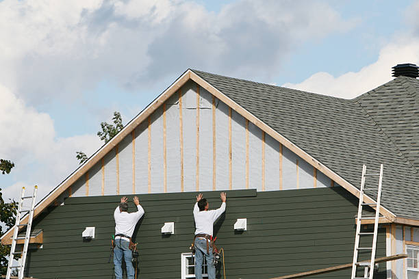 Professional Siding Replacement technician working in White Plains, NY